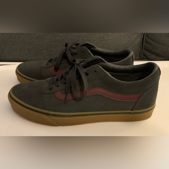 Vans - dark grey and maroon - LIKE NEW - Picture 2 of 4